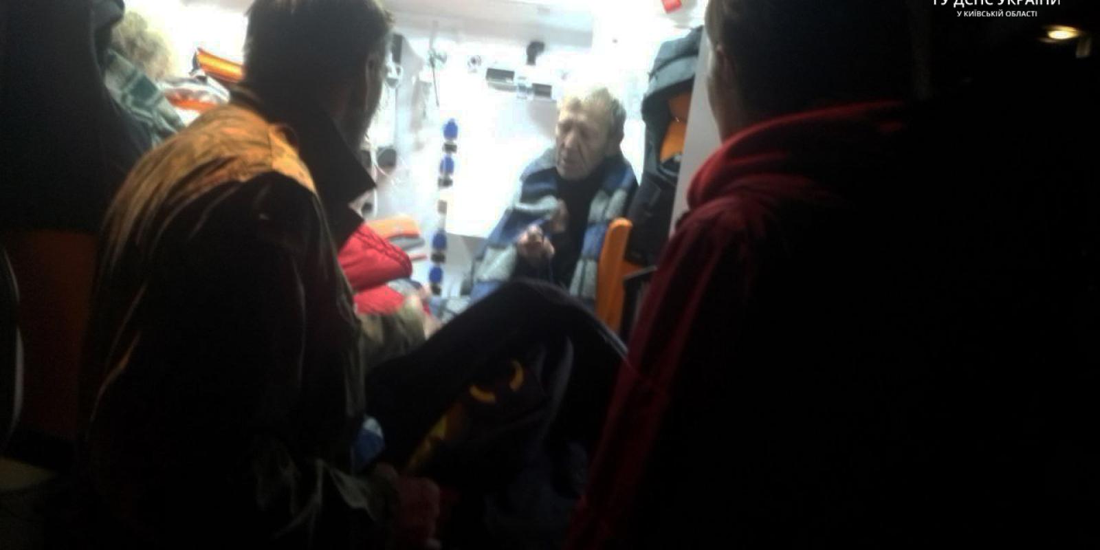 На Київщині рятувальники витягли з водойми чоловіка та жінку На Київщині рятувальники витягли з водойми чоловіка та жінку