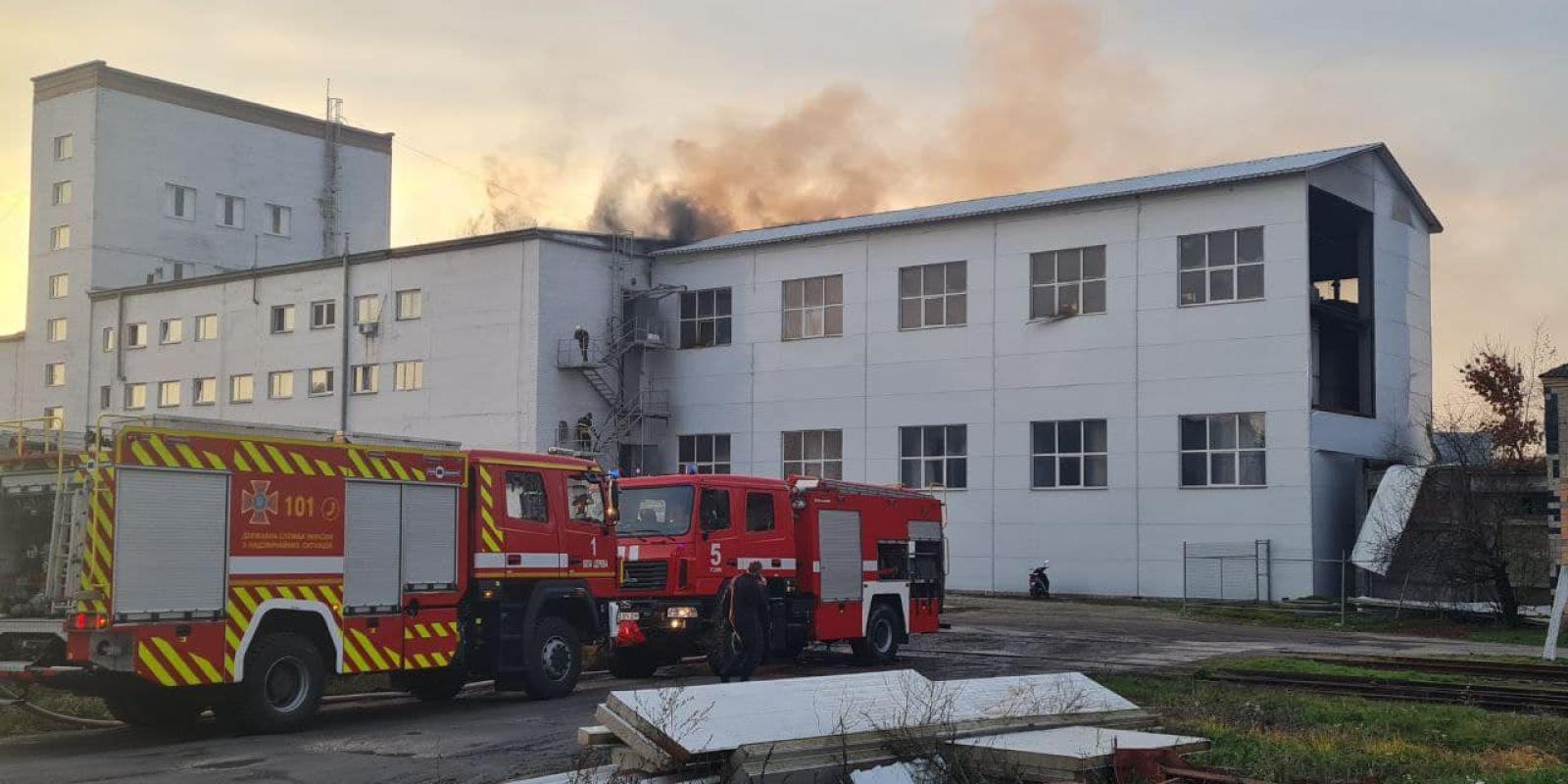 Пожежа на заводі в Узині: Поліцейські Білоцерківщини з'ясовують причини