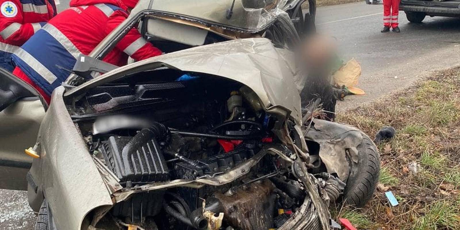 Смертельна аварія у Вишгородському районі: зіткнулись легковик та мікроавтобус