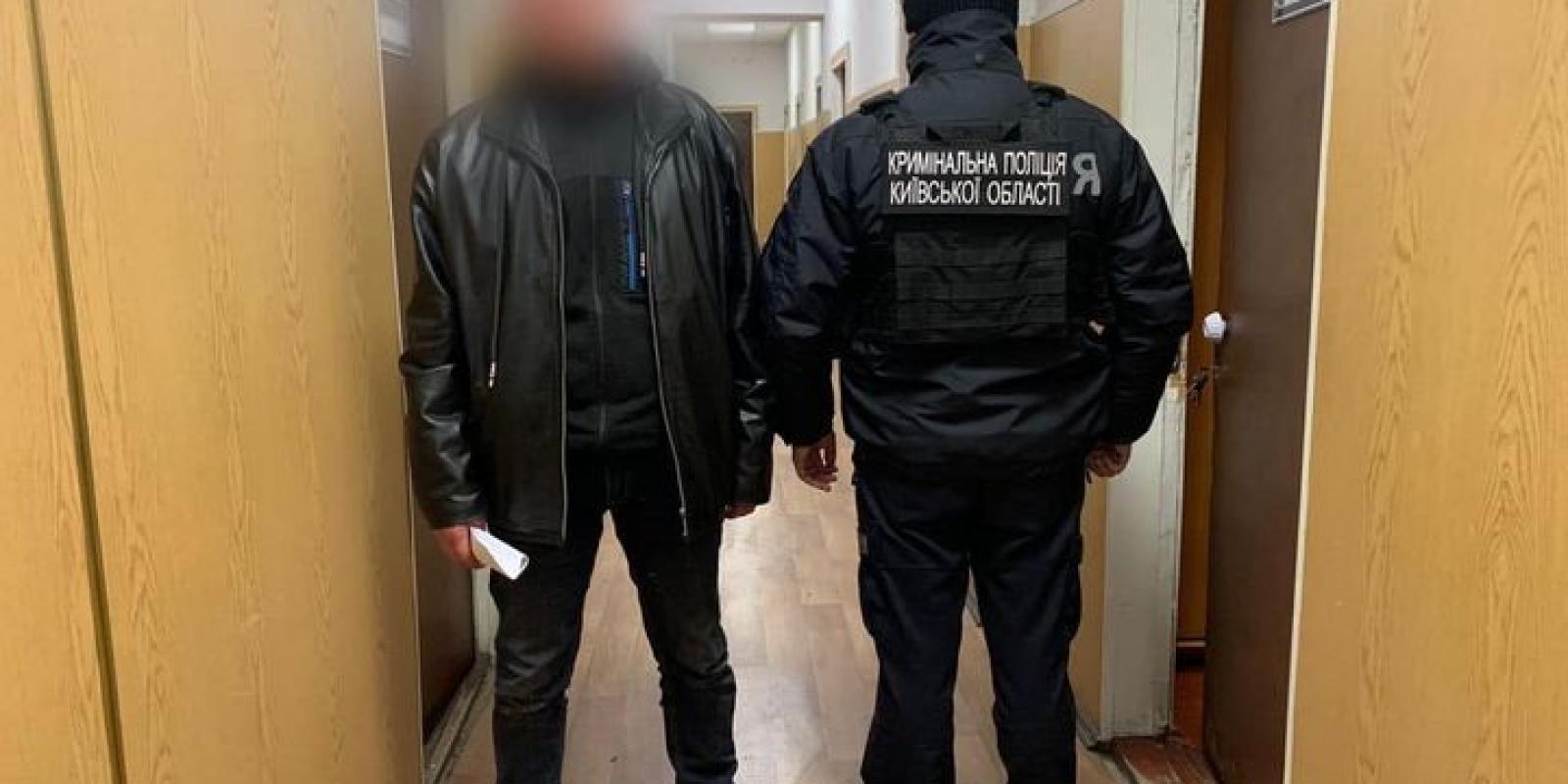 У Василькові чоловік викрав з кафе жіночу сумку з грошима та ювелірними виробами У Василькові чоловік викрав з кафе жіночу сумку з грошима та ювелірними виробами
