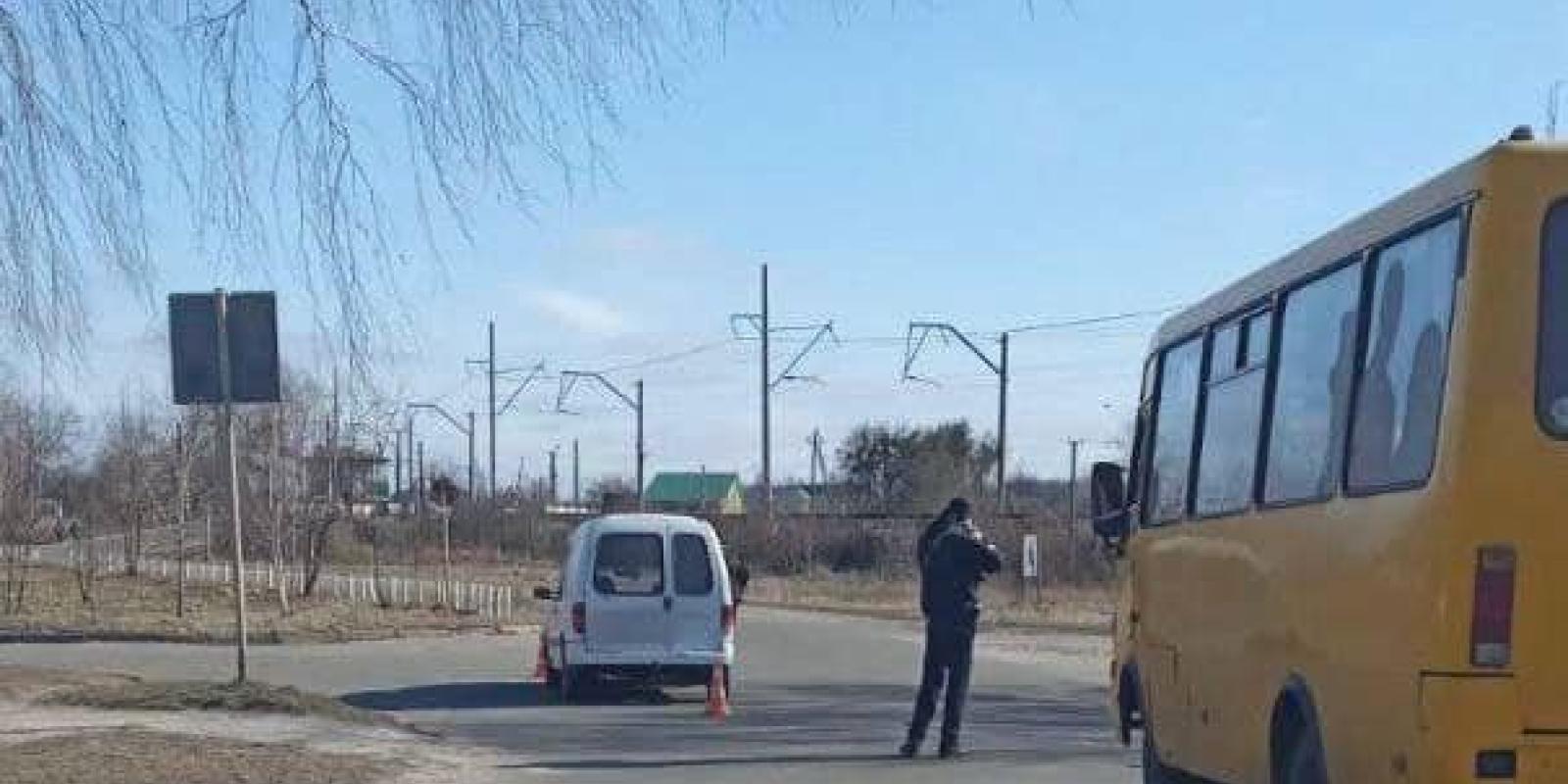 Дитина в лікарні: на Київщині водій «Volkswagen» збив 9-річного хлопчика