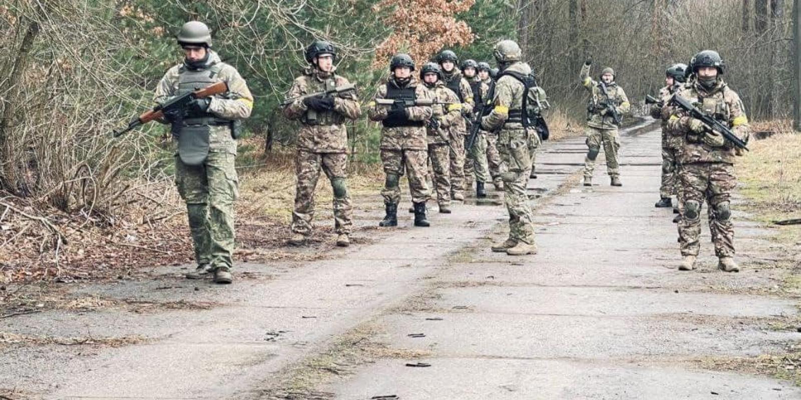 Відпрацьовують військову тактику: на Київщині тривають навчання батальйону «Миротворець» Відпрацьовують військову тактику: на Київщині тривають навчання батальйону «Миротворець»