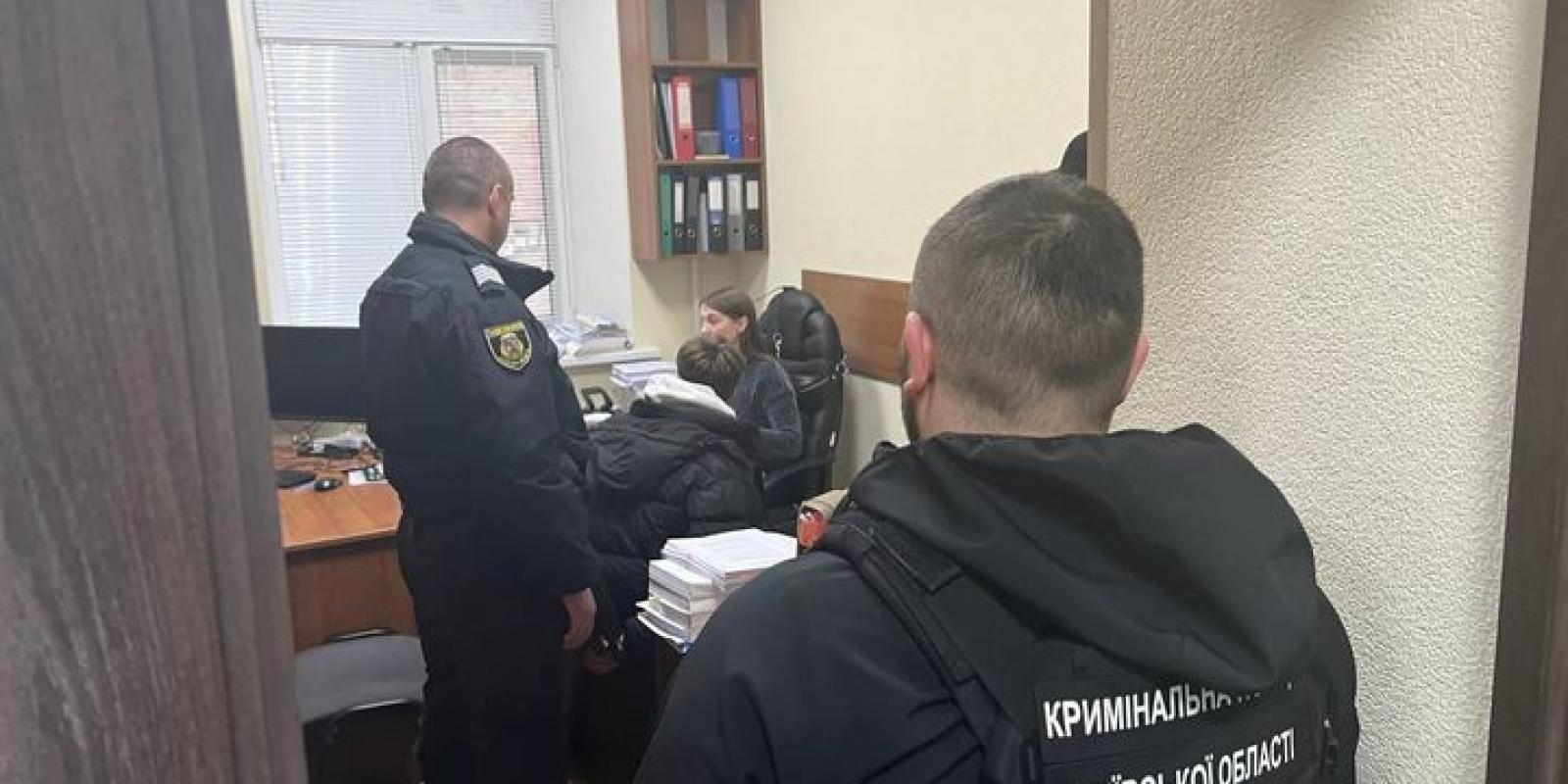 Взяли під варту: ще одному організатору п’яних вечірок змінили міру запобіжного заходу Взяли під варту: ще одному організатору п’яних вечірок змінили міру запобіжного заходу