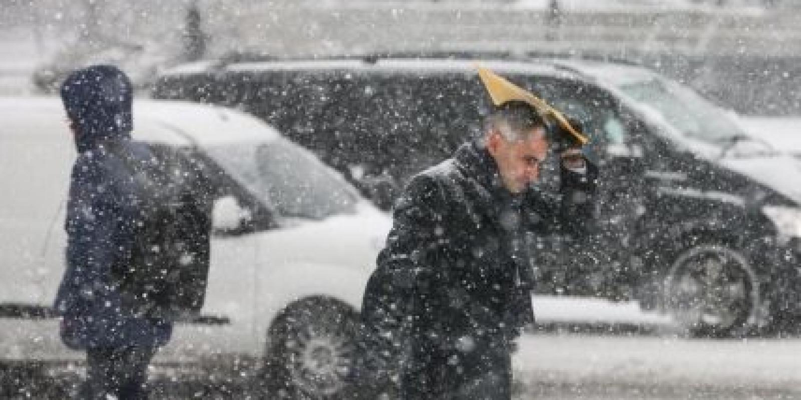 Дощ зі снігом, ожеледиця: синоптики попереджають про небезпечні метеорологічні явища на Київщині 