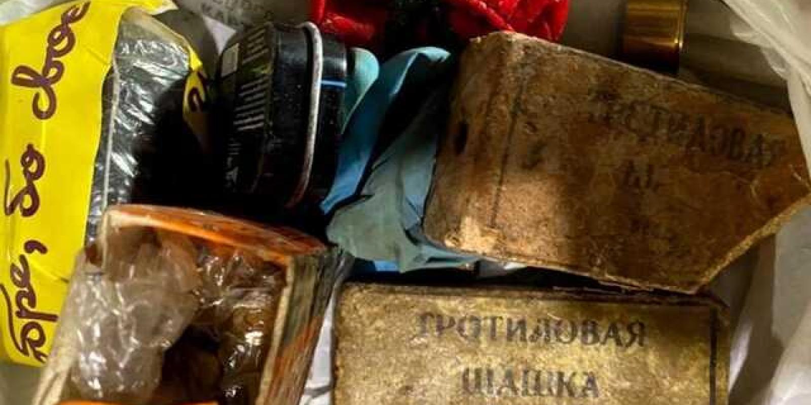 На Київщині у 27-річного чоловіка виявили арсенал вибухівки та боєприпасів На Київщині у 27-річного чоловіка виявили арсенал вибухівки та боєприпасів