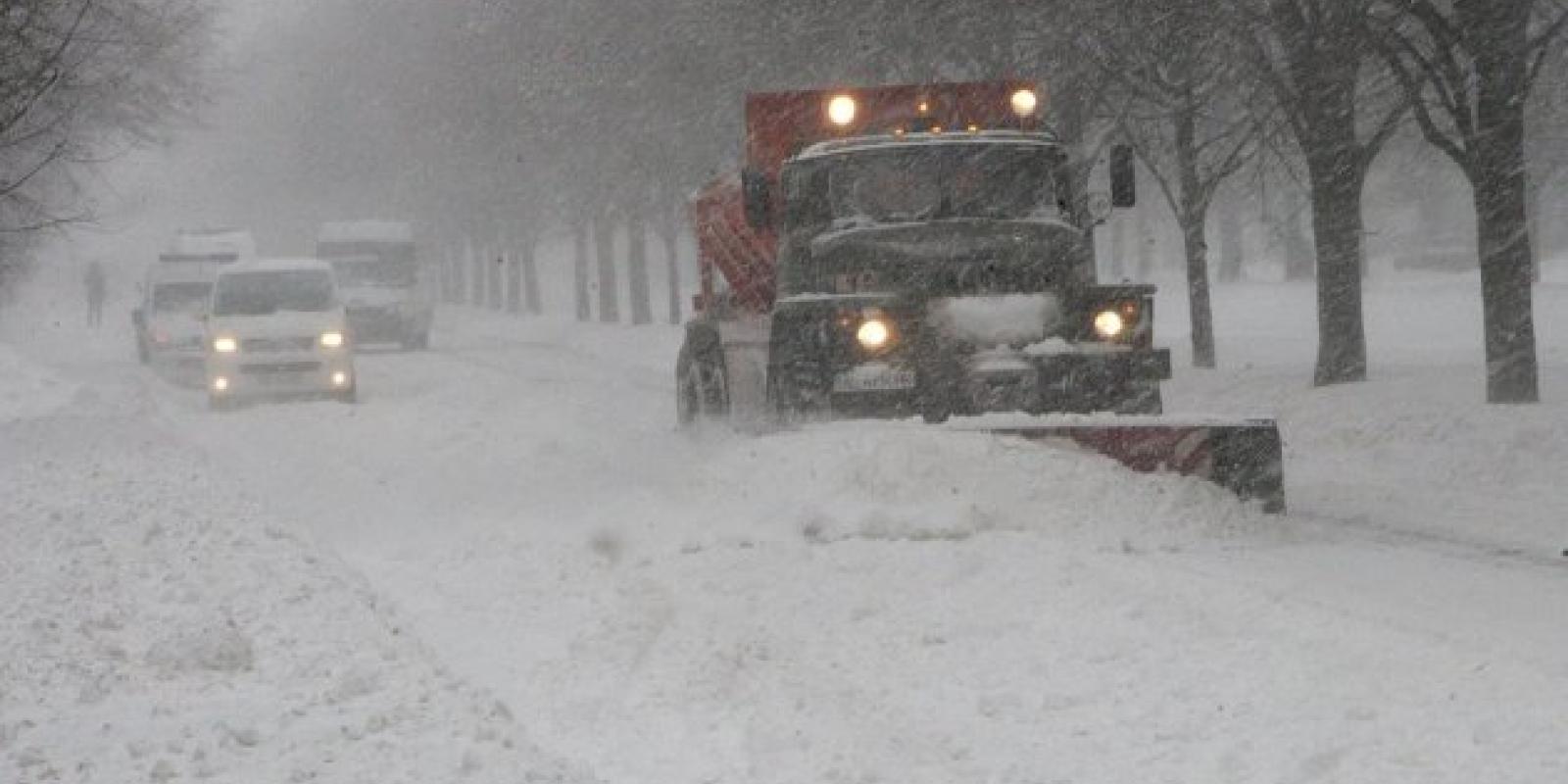Для прибирання снігу на Київщині задіяли 146 одиниць спецтехніки 