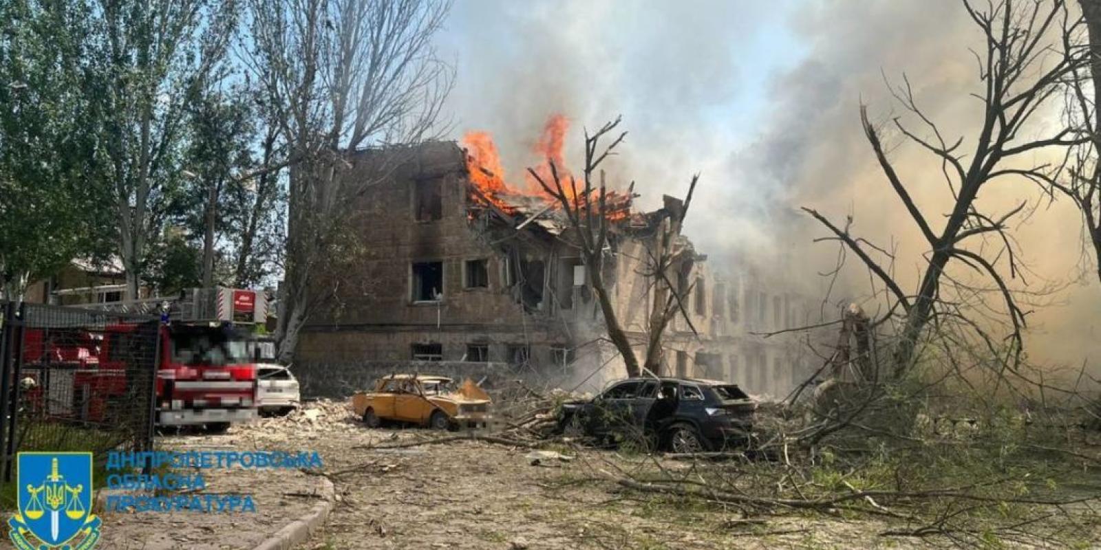 Ракетний удар по Дніпру: четверо людей вважають зниклими безвісти Ракетний удар по Дніпру: четверо людей вважають зниклими безвісти