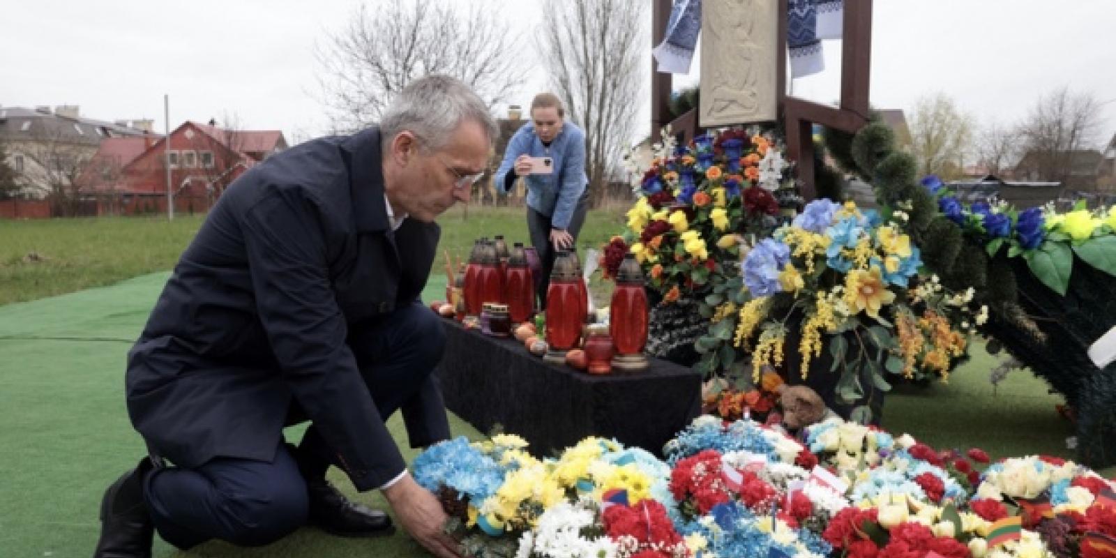 Генеральний секретар НАТО Столтенберг відвідав Бучу Генеральний секретар НАТО Столтенберг відвідав Бучу