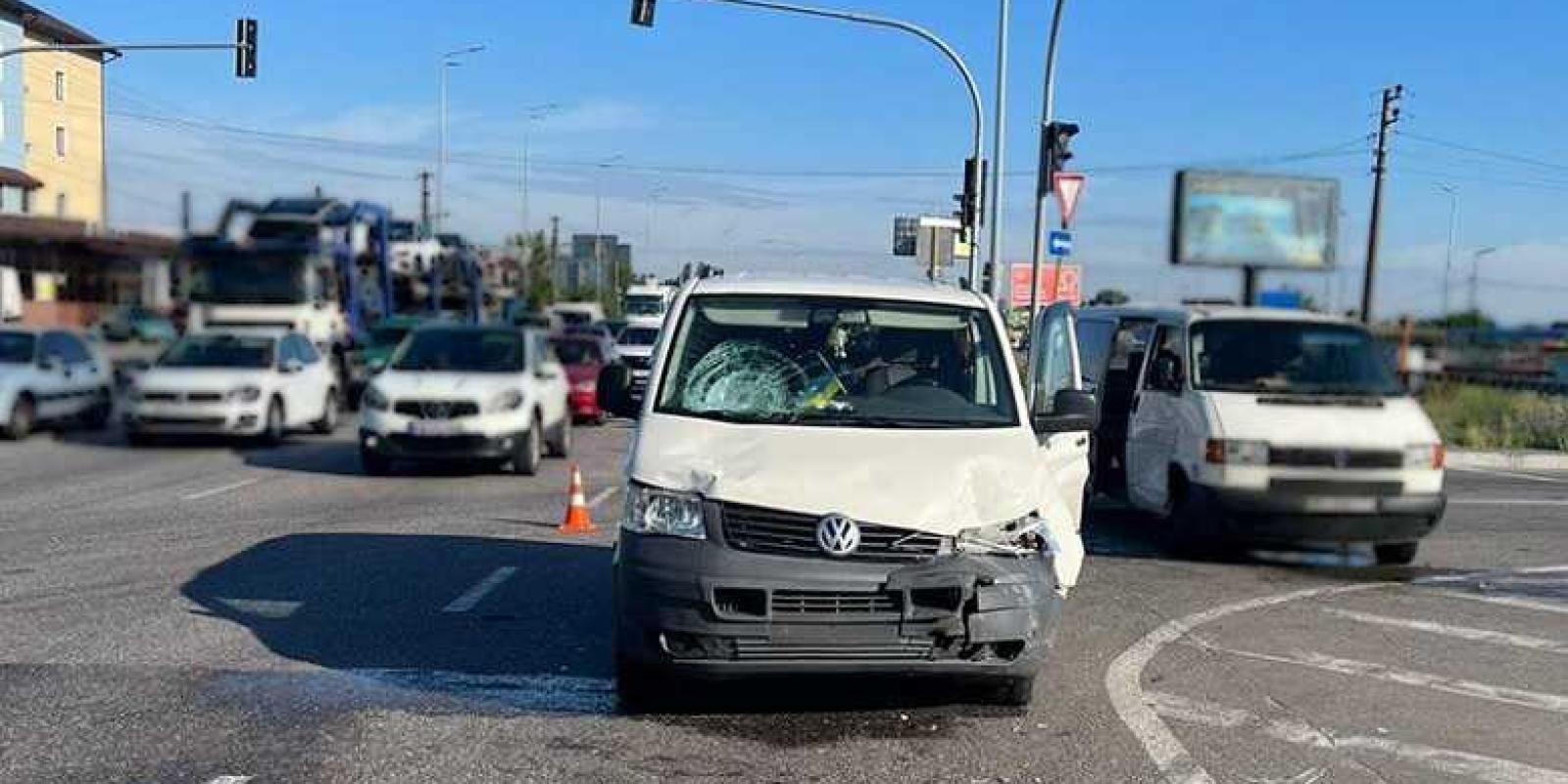 ДТП у Києві: мікроавтобус на смерть збив людину