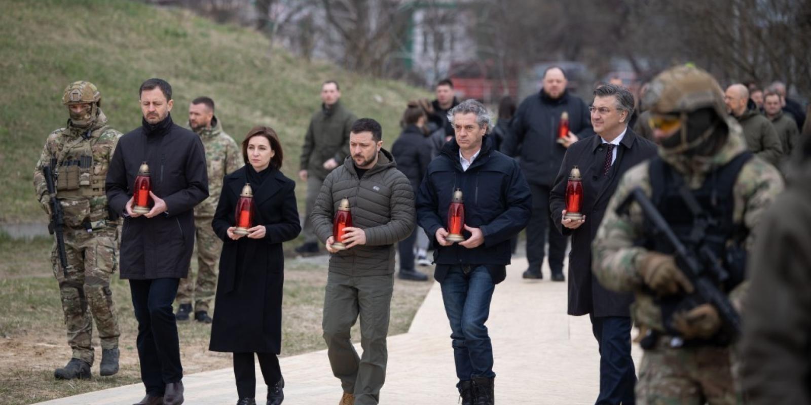 Президент вручив Бучі відзнаку "Місто-Герой"