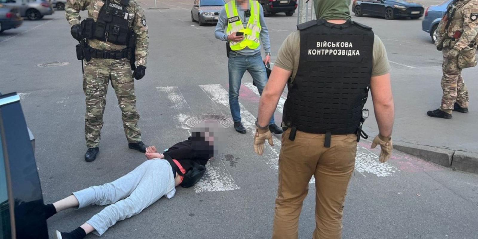 Житель Київщини організував незаконну схему виїзду за кордон Житель Київщини організував незаконну схему виїзду за кордон