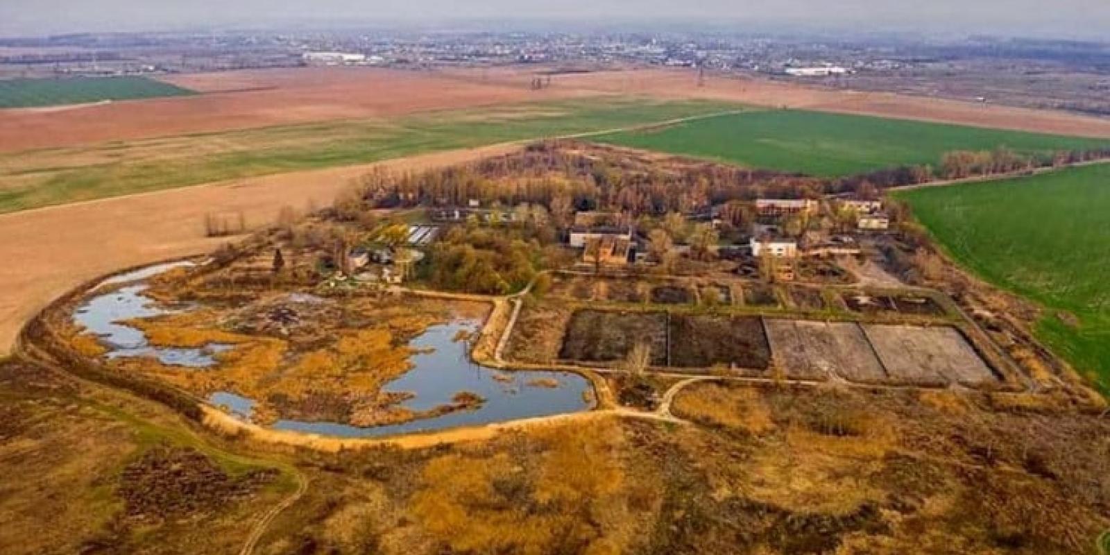Забруднення річки небезпечними скидами: на Київщині підозрюють посадовця комунального підприємства Забруднення річки небезпечними скидами: на Київщині підозрюють посадовця комунального підприємства