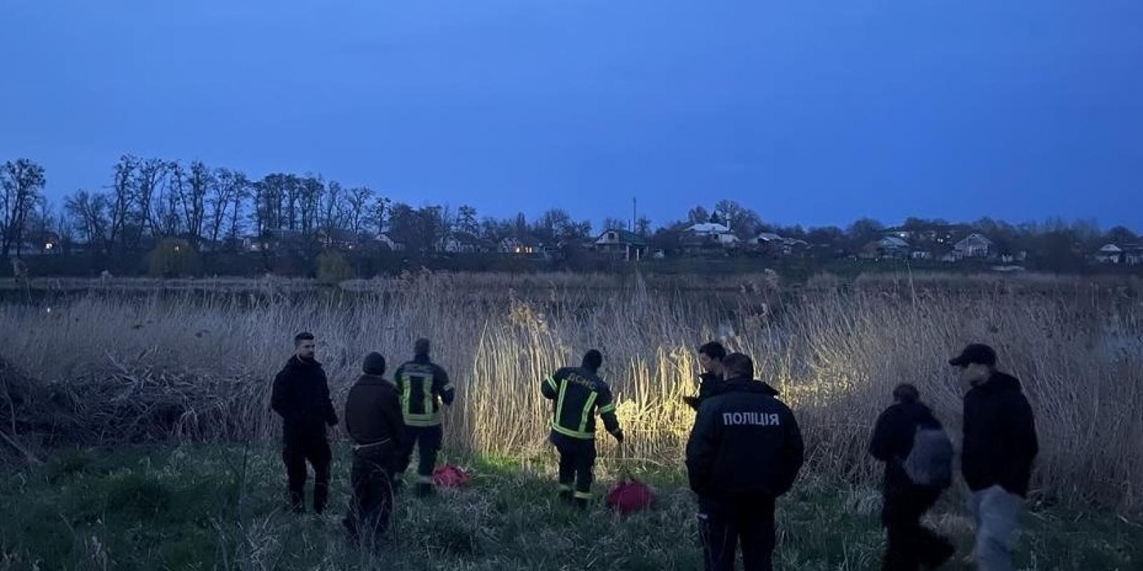 На Київщині з річки витягли тіло чоловіка На Київщині з річки витягли тіло чоловіка