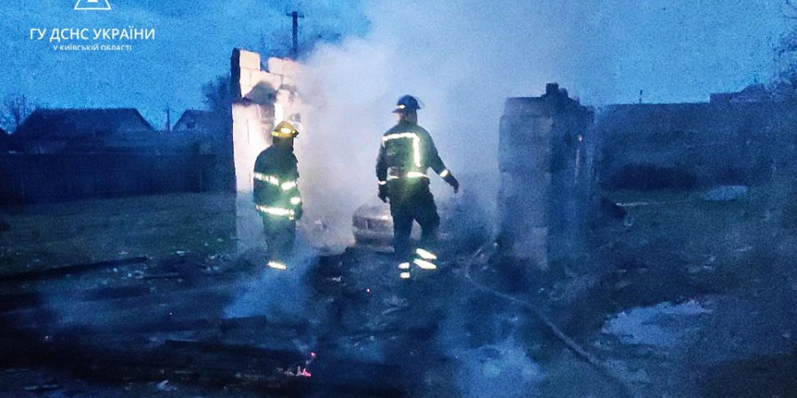 В селі на Київщині загорівся гараж: потерпілого з опіками госпіталізували В селі на Київщині загорівся гараж: потерпілого з опіками госпіталізували
