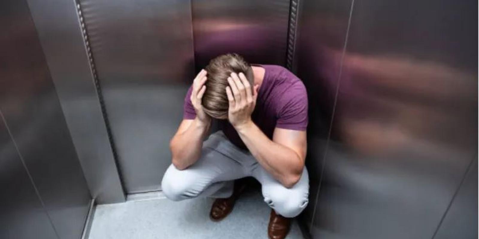 Застряг у ліфті: 5 кроків до порятунку