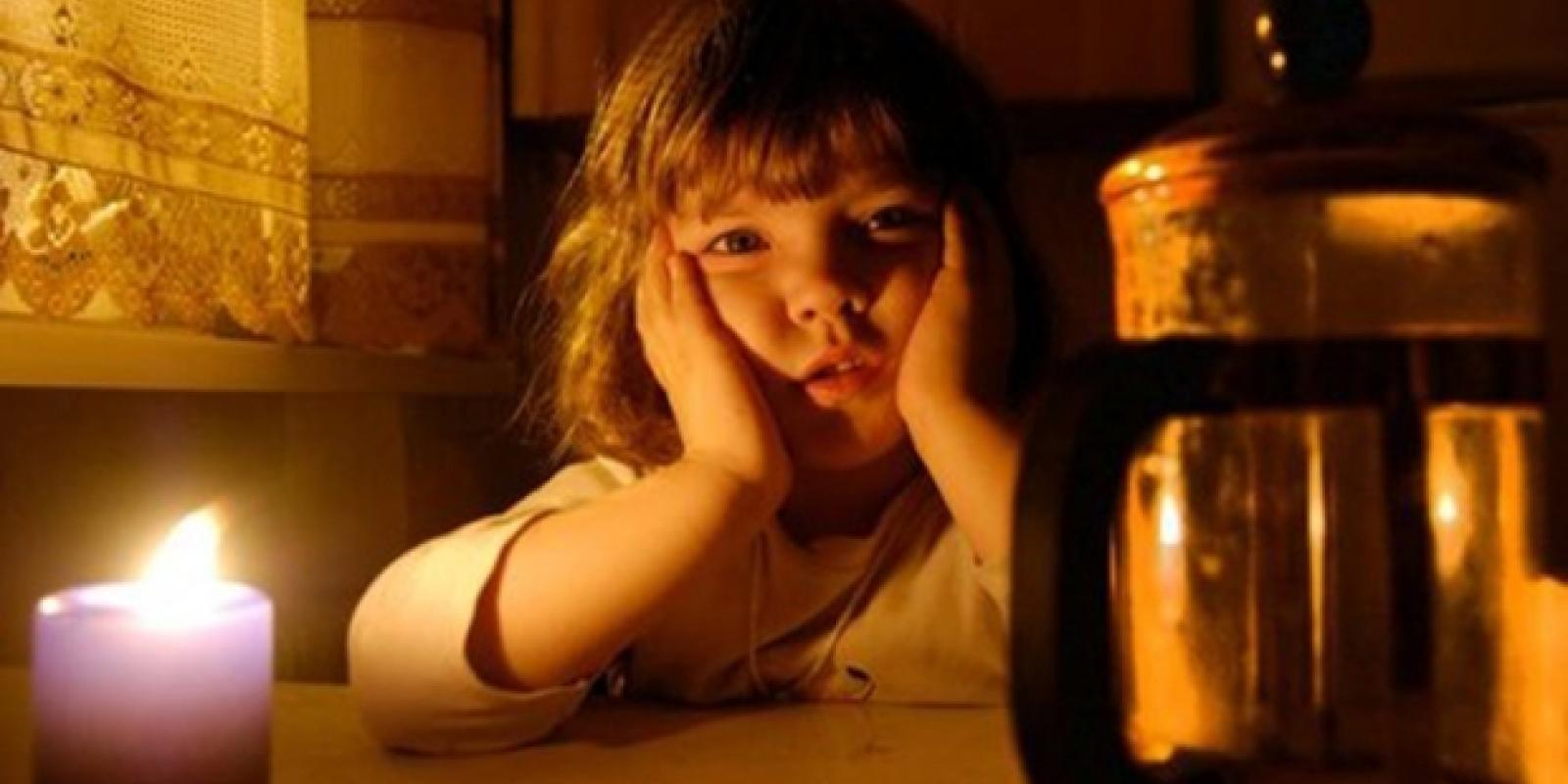 Через атаку ворожих дронів частина Київщини досі без світла