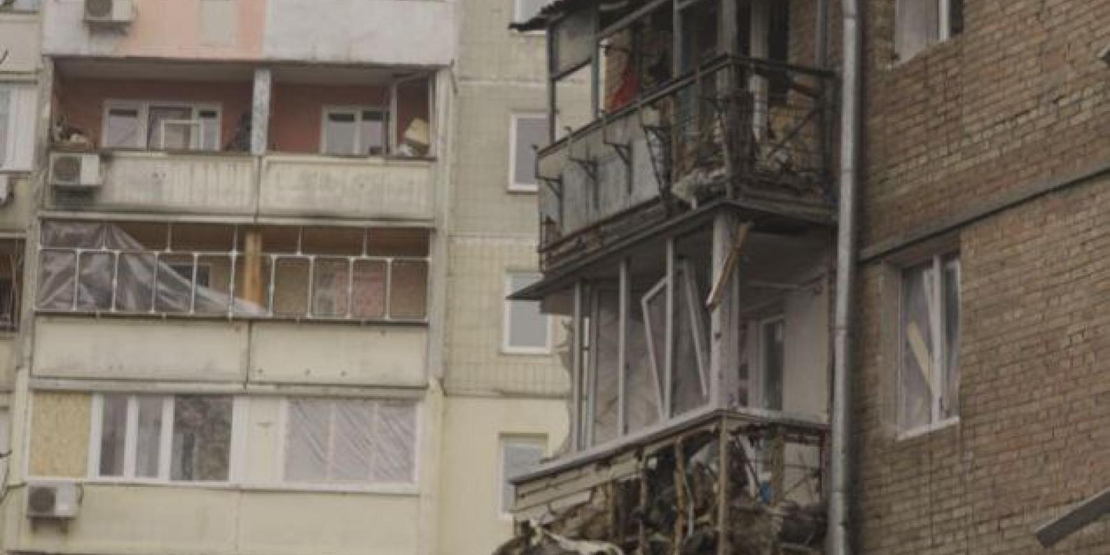 У Вишгороді замінять вікна у постраждалих внаслідок ракетного обстрілу двох житлових будинках та ліцеї