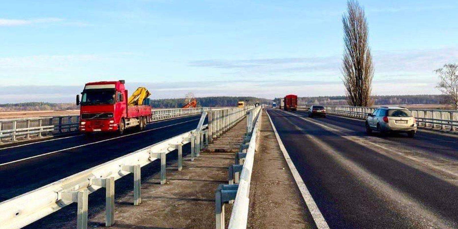 В Баришівській ОТГ на трасі Київ – Харків – Довжанський відбудовано міст через річку Трубіж