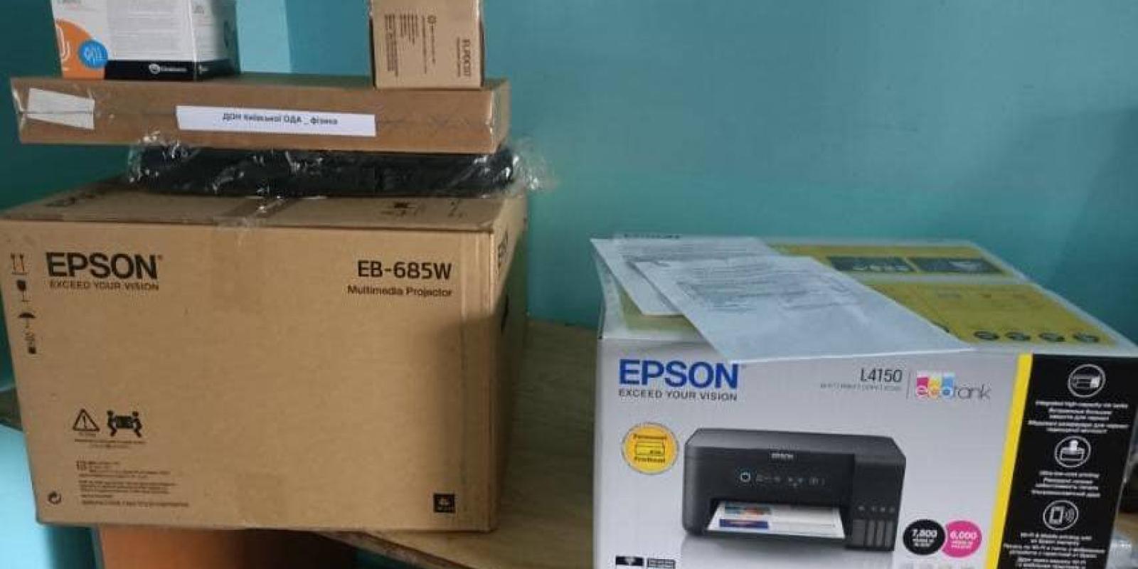 Ліцеї Ірпеня отримали обладнання для навчальних кабінетів