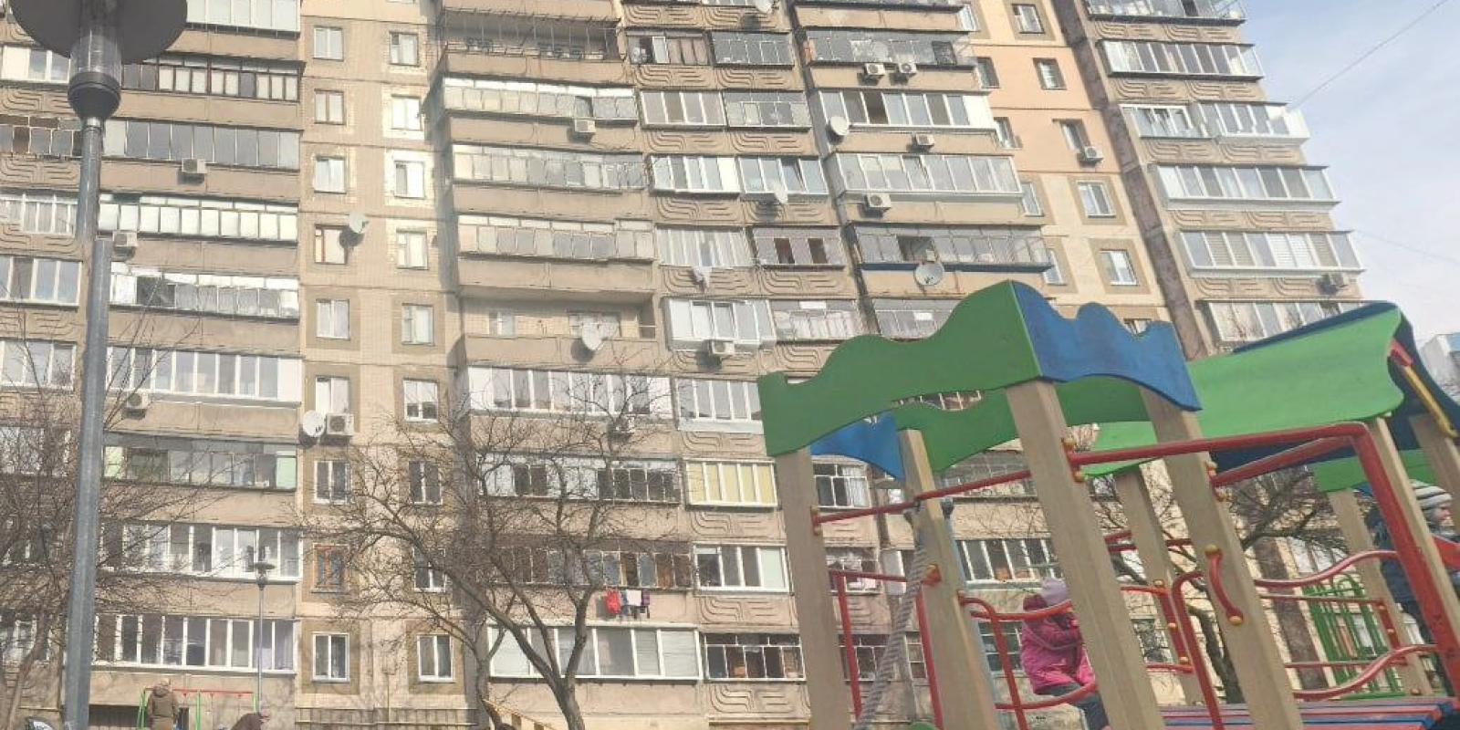 У Броварах із дев’ятого поверху випав 34-річний чоловік