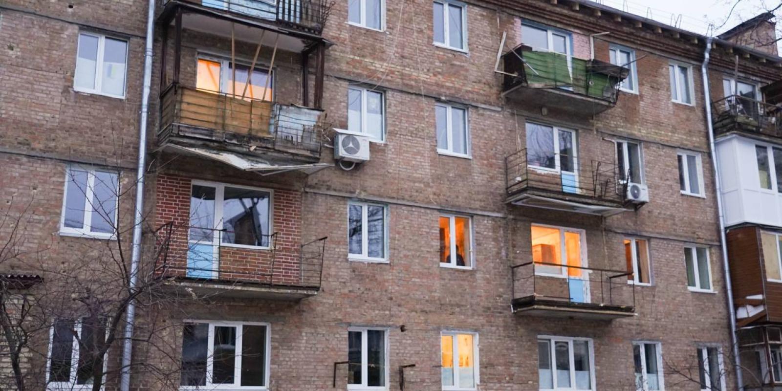 Кулеба у Вишгороді: Перевірив, як відновлюють будинки, куди влучила ракета 