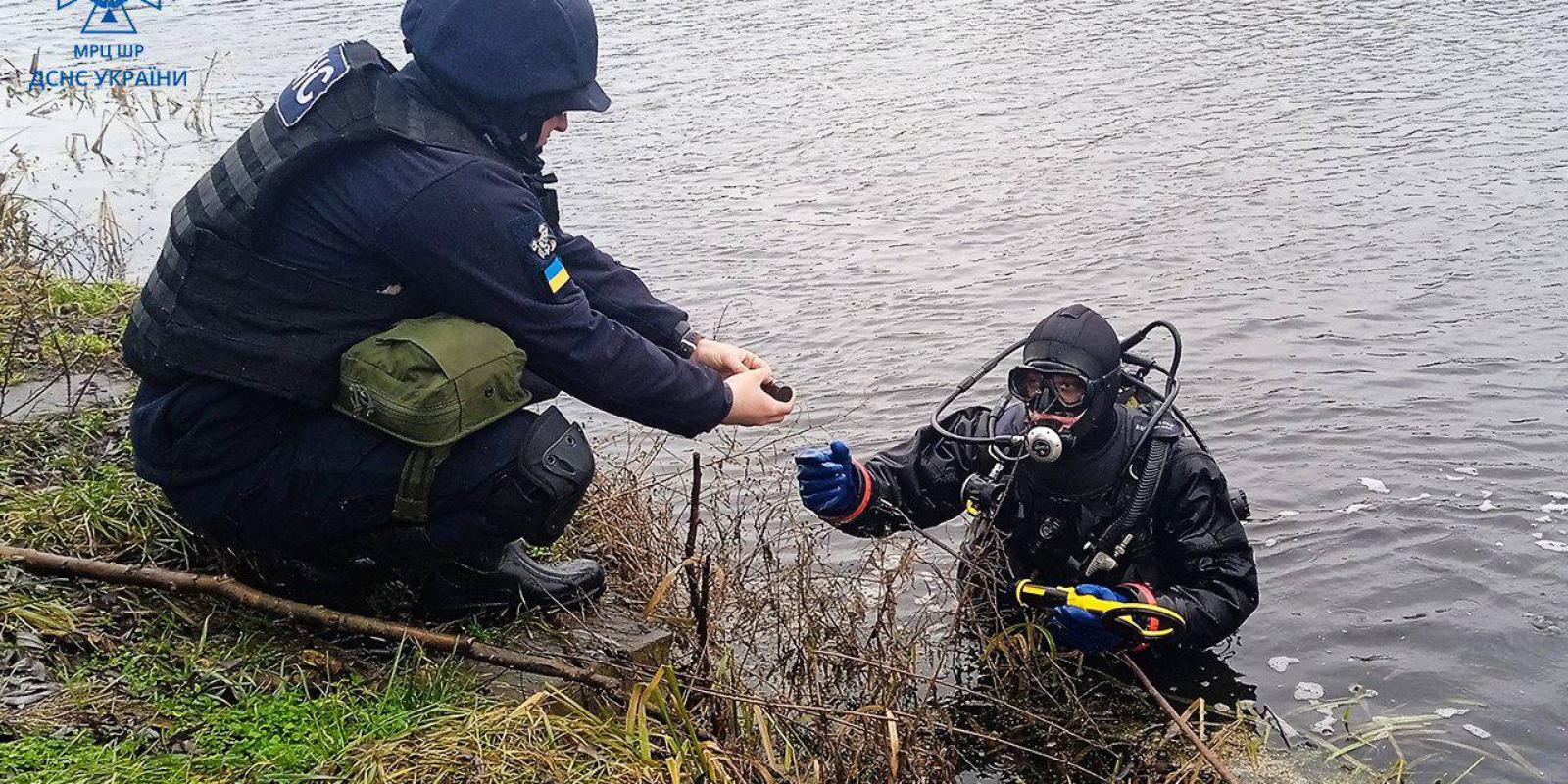 На Броварщині в річці знайшли вибухонебезпечні предмети