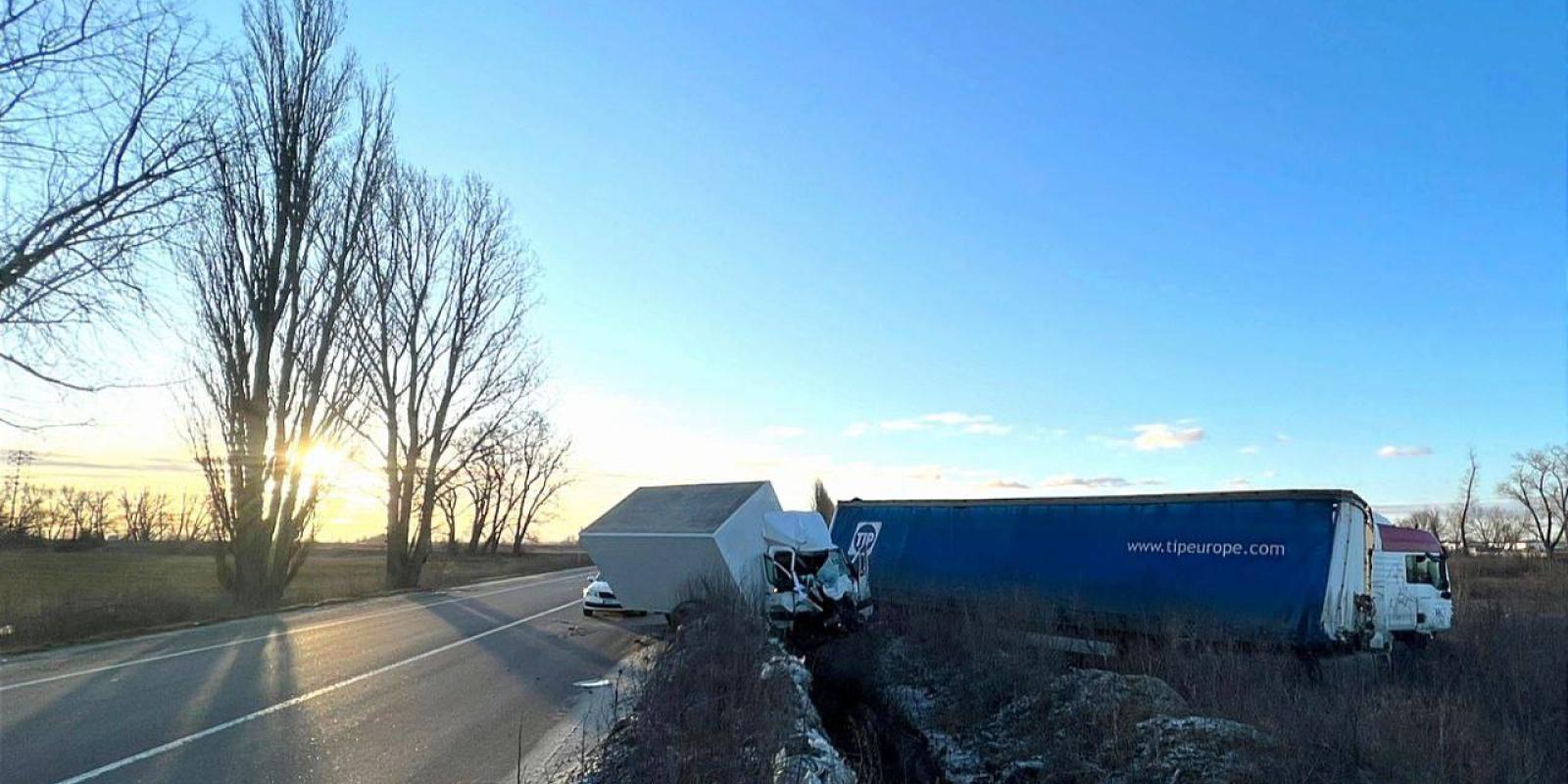 На Київщині ДТП за участі трьох автівок