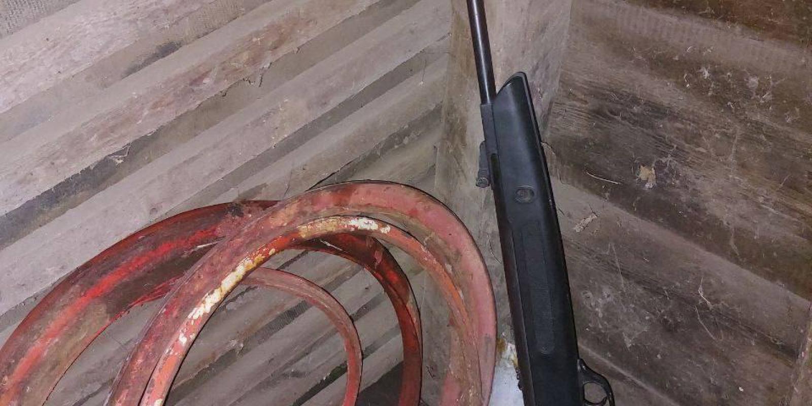 На Київщині під час сварки чоловік із рушниці прострелив жінці ногу