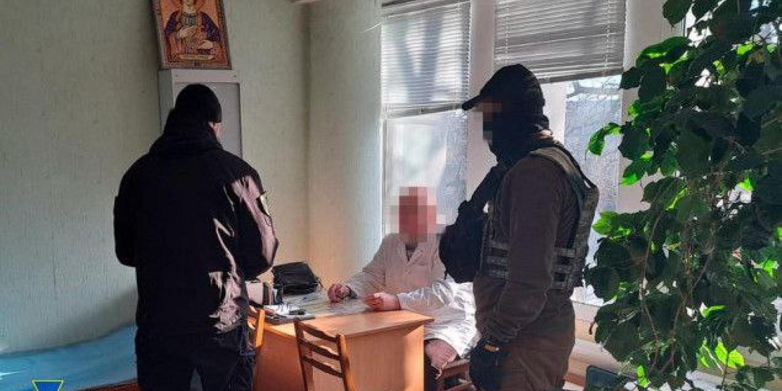 За 8 тисяч доларів оформляли групи інвалідності: СБУ викрила схеми ухилення від призову 