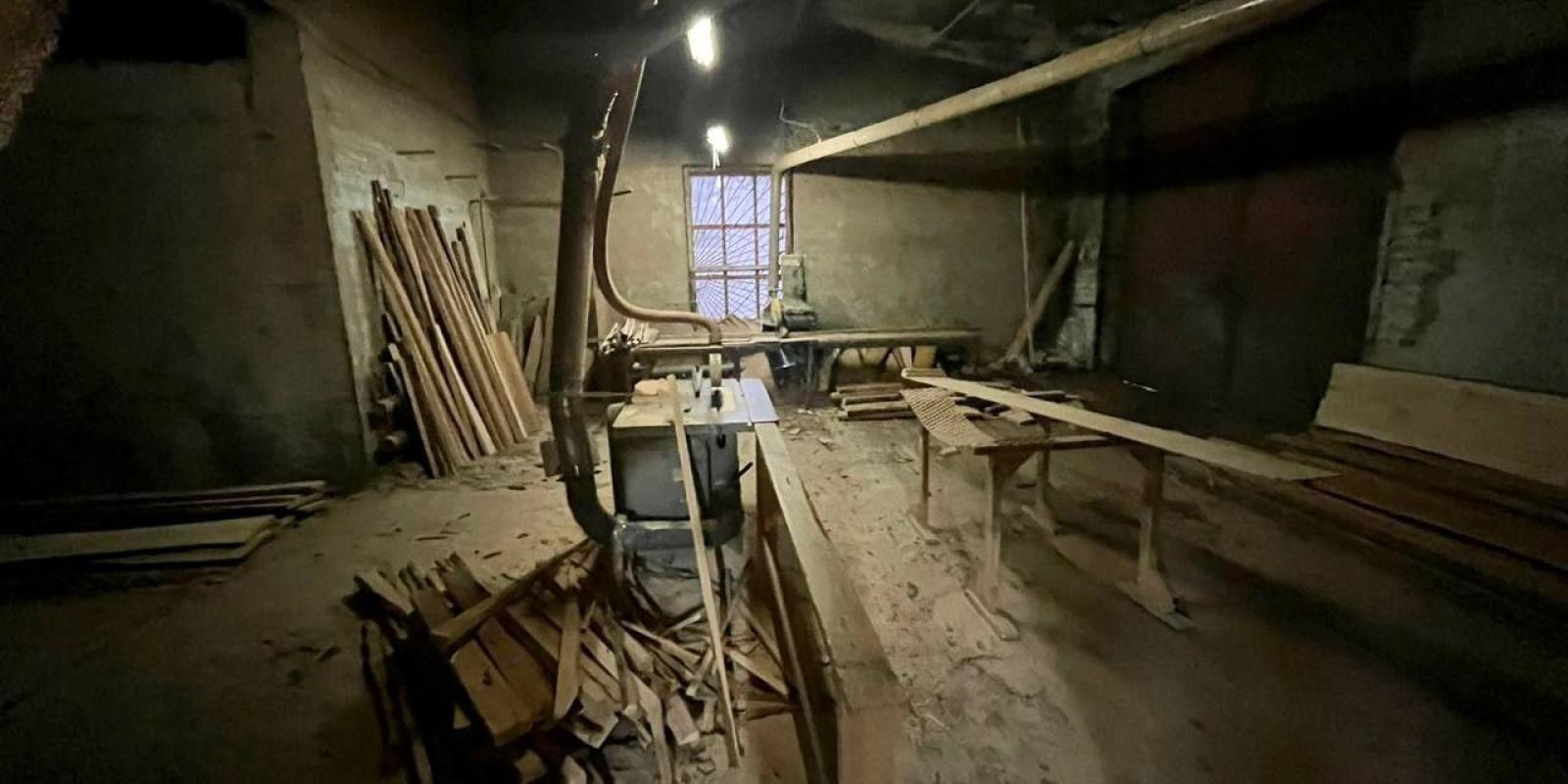 У Броварах чоловік серйозно травмувався на виробництві: медики повідомили про ампутацію пальців 