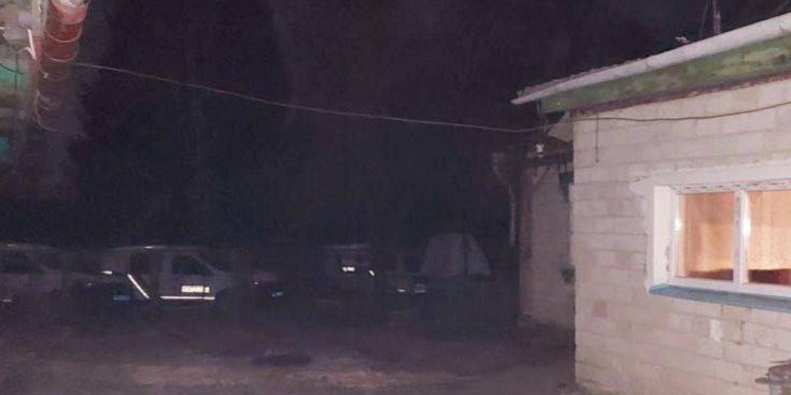 У селі на Київщині п'яний вітчим вдарив ножем 17-річного пасинка