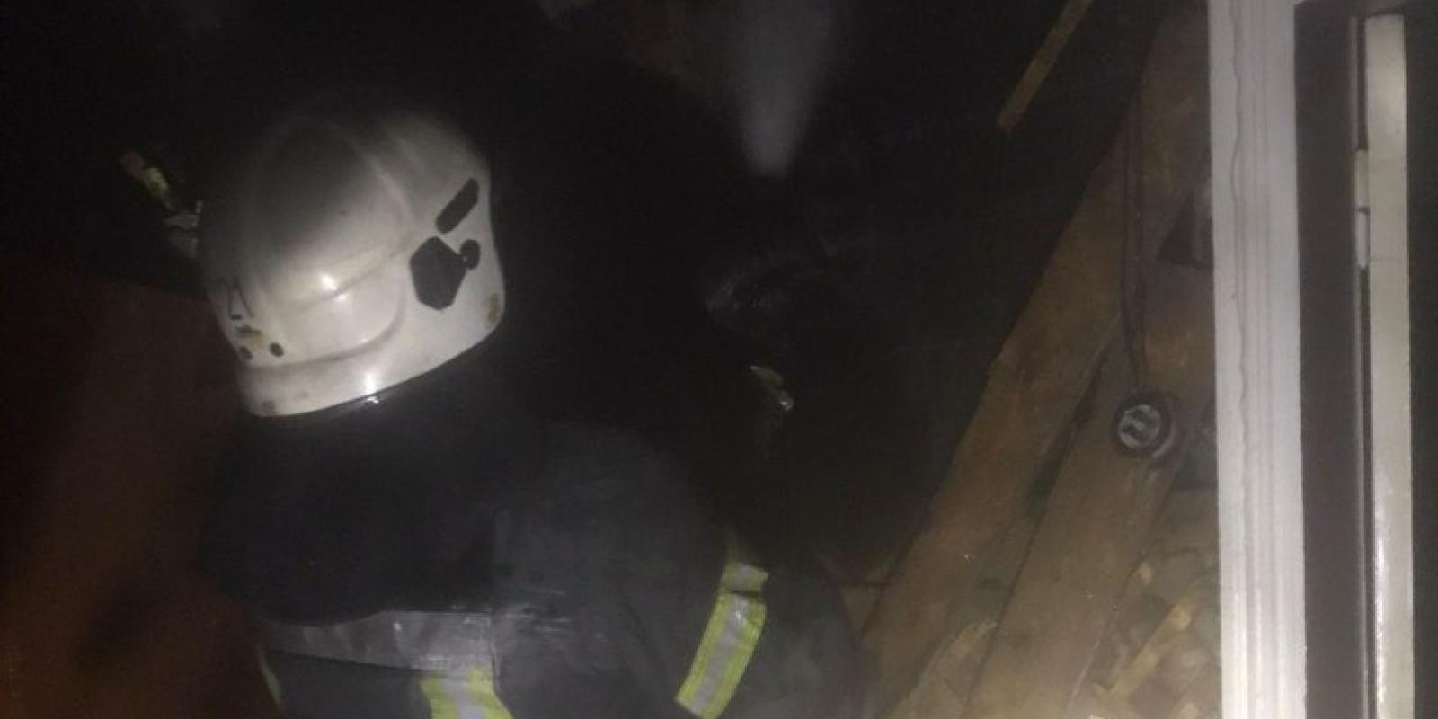 На Київщині загорівся приватний будинок