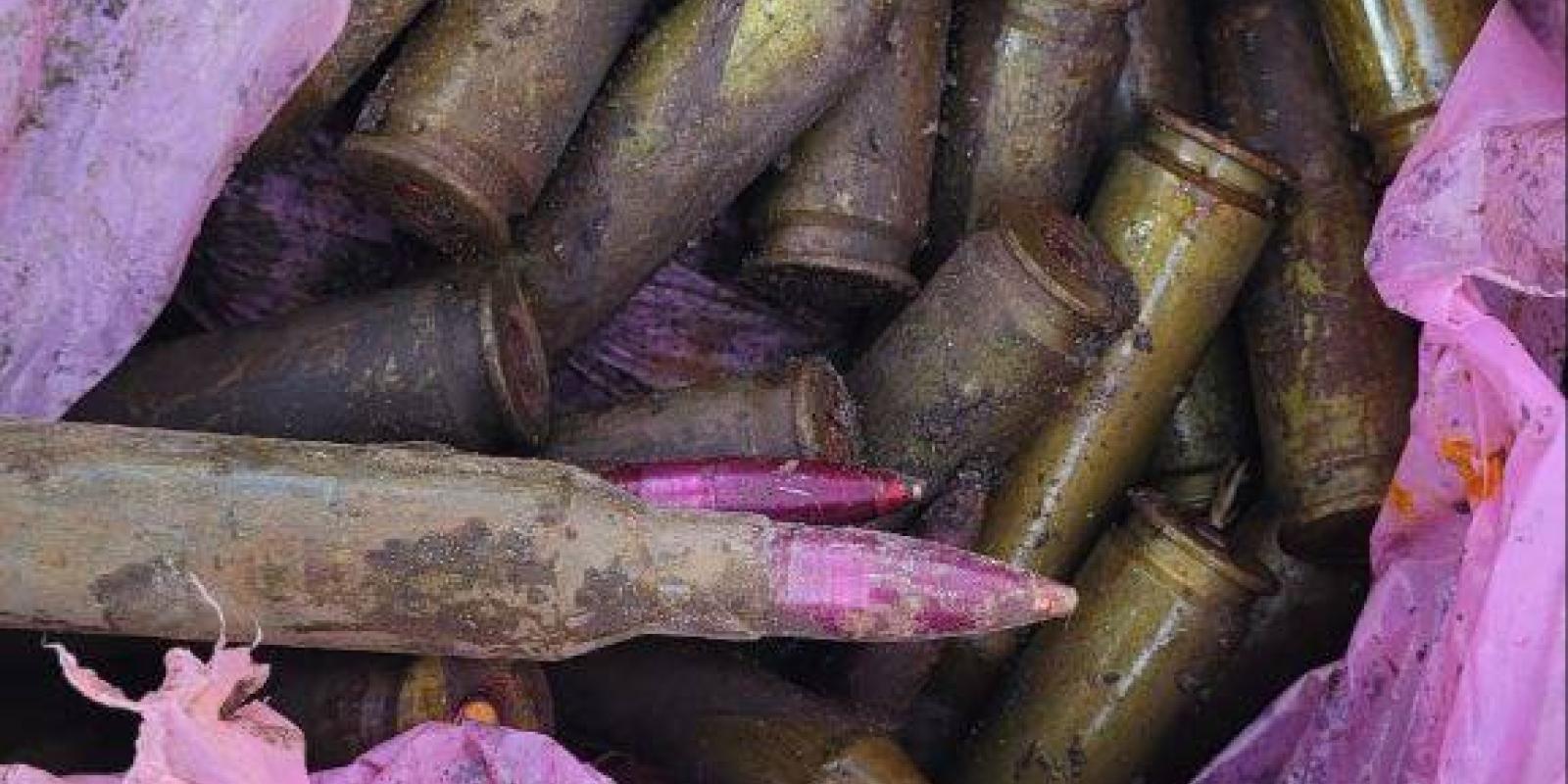 Житель села на Київщині знайшов пакунок із кулеметними патронами