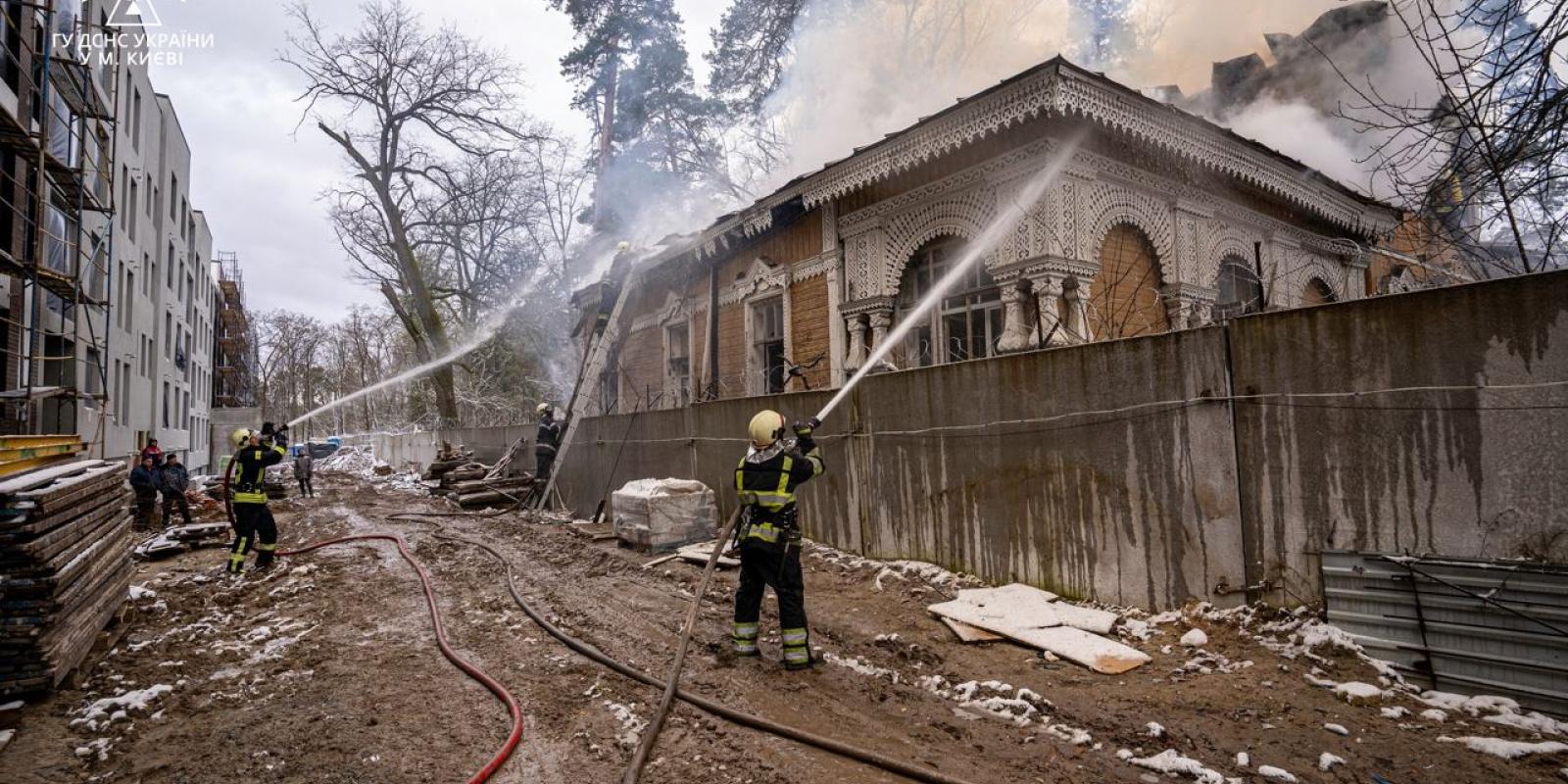 На Київщині згоріла історична дерев'яна садиба, якій понад 100 років