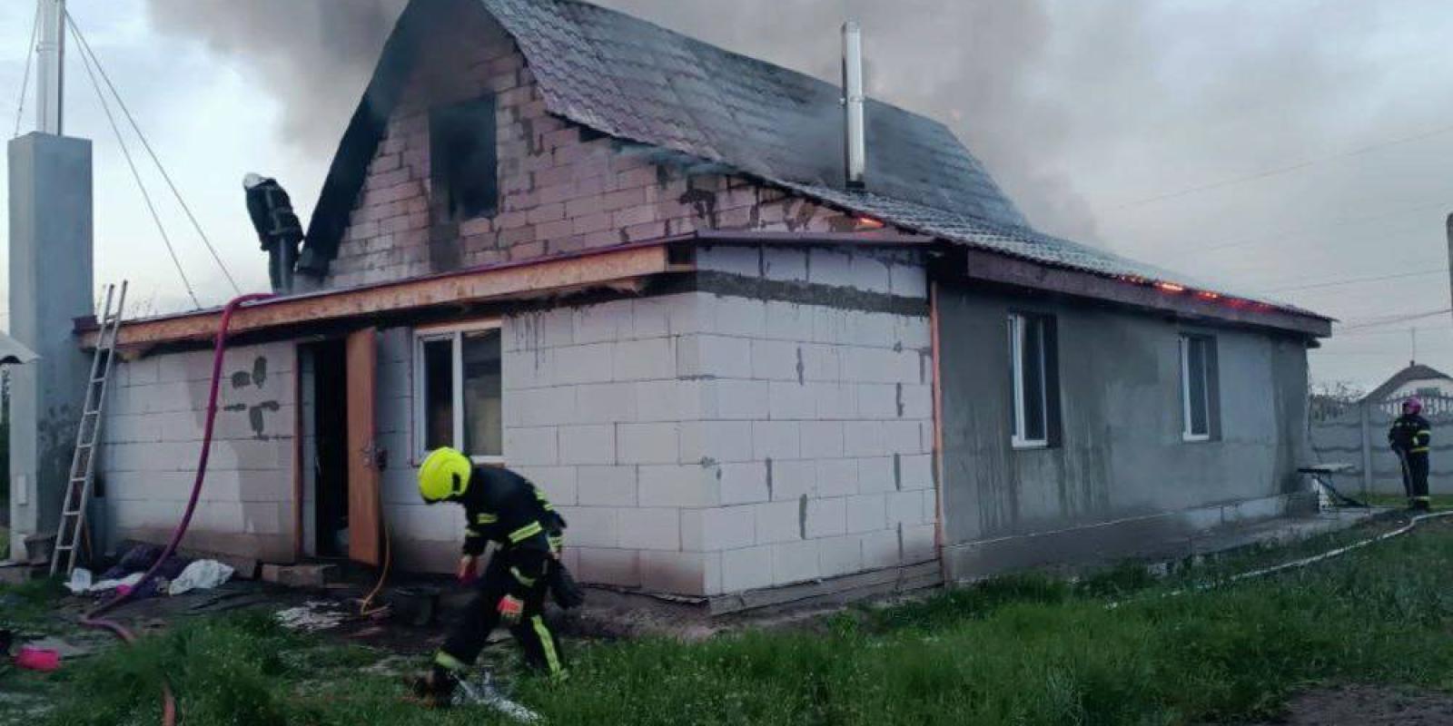 В селищі на Київщині загорівся приватний будинок В селищі на Київщині загорівся приватний будинок