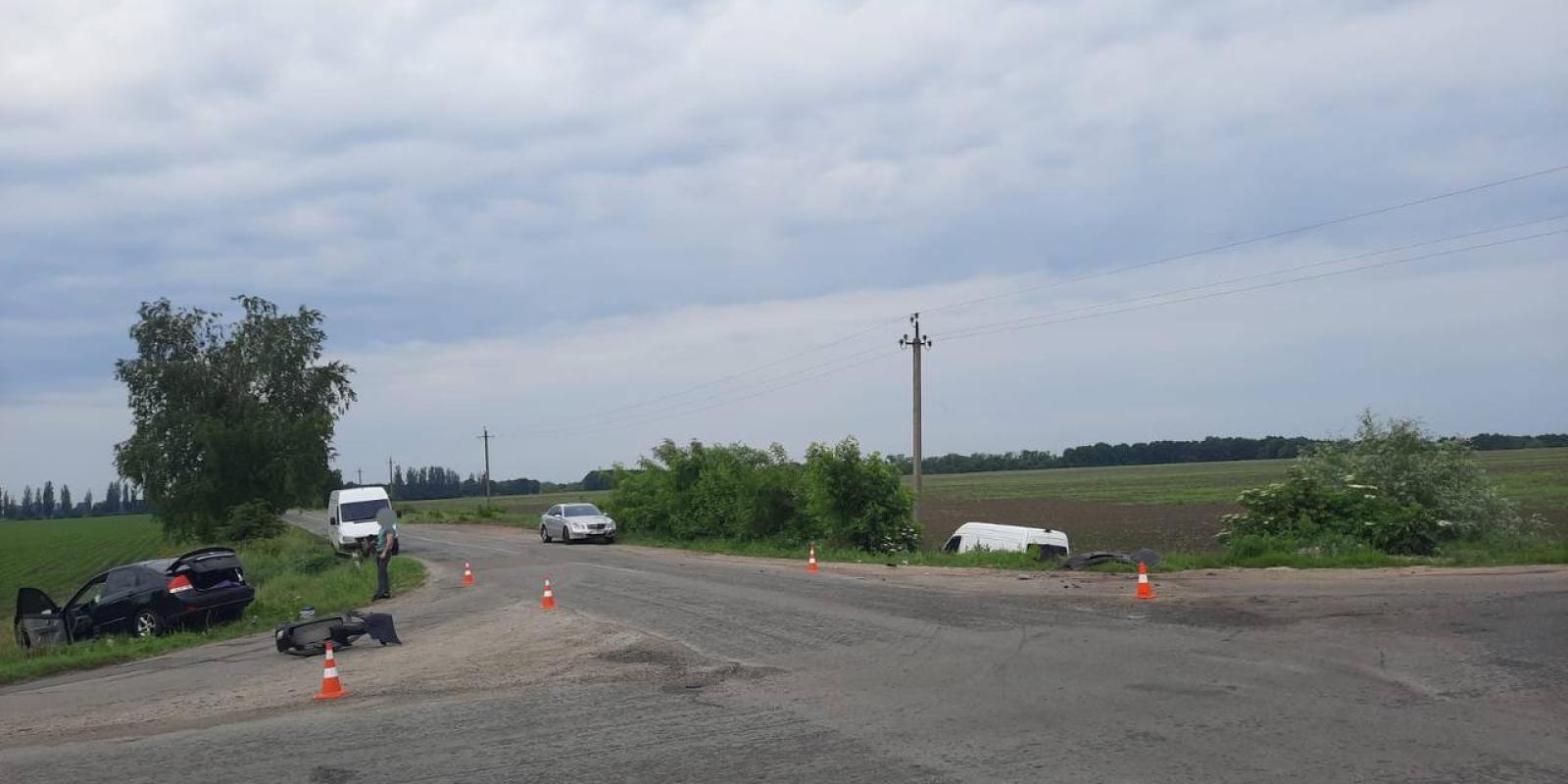 Жахлива аварія на Київщині: постраждали двоє водіїв та п'ятеро пасажирів