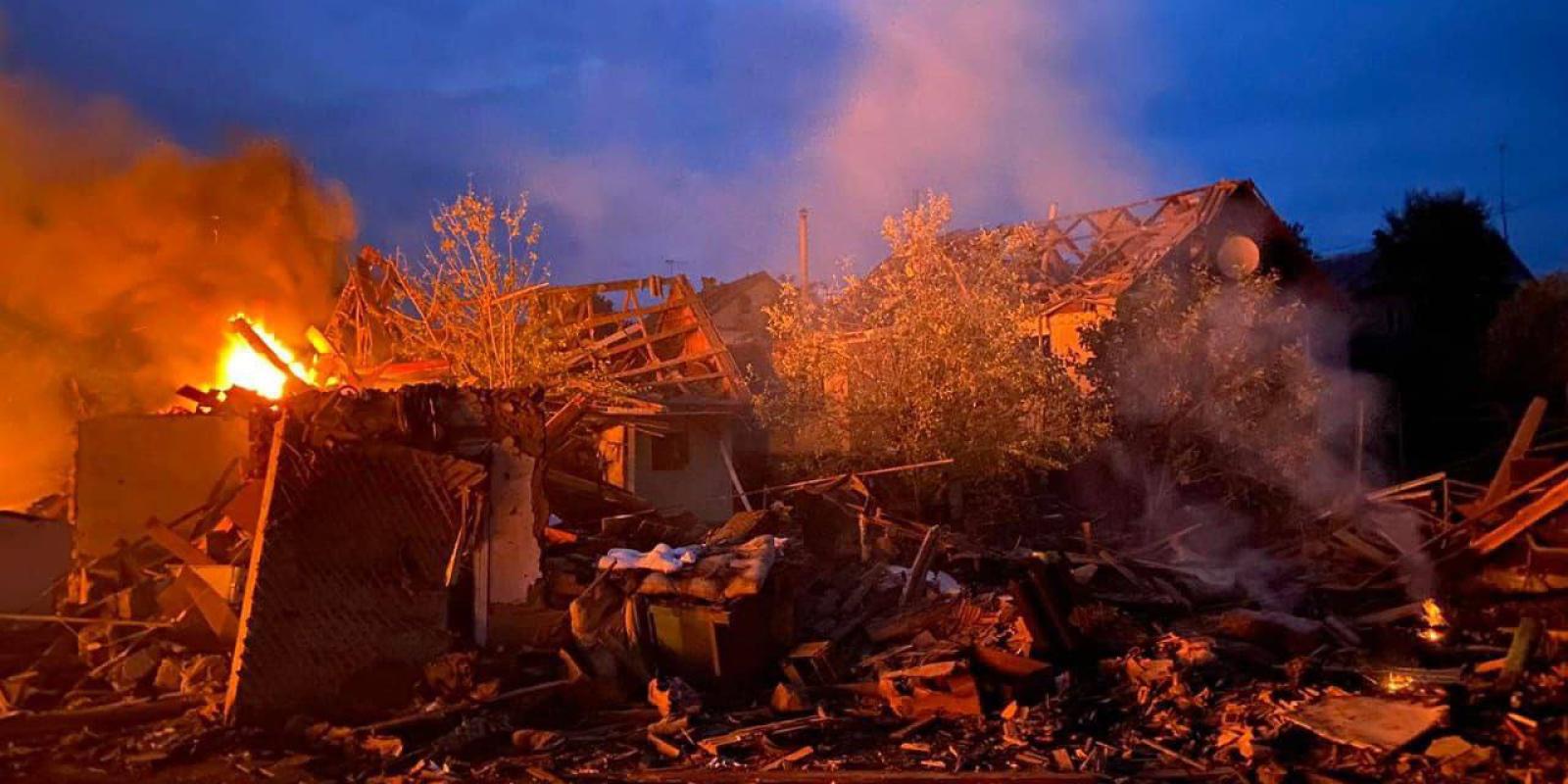 На Житомирщині внаслідок падіння уламків ракети пошкоджені будівлі та є жертви На Житомирщині внаслідок падіння уламків ракети пошкоджені будівлі та є жертви