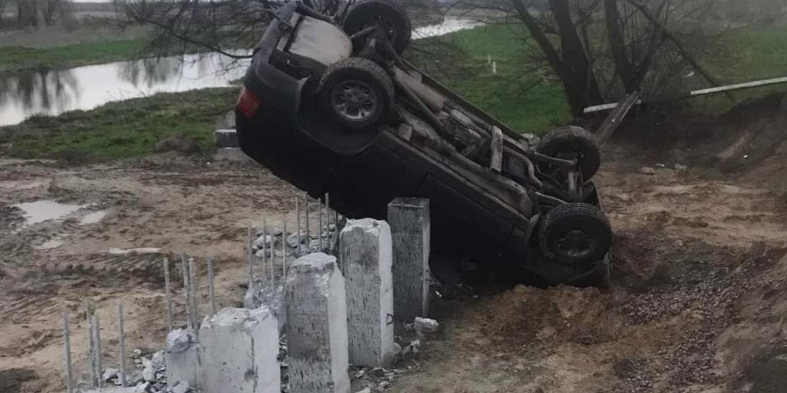 У Броварському районі аварія: перекинулась автівка У Броварському районі аварія: перекинулась автівка