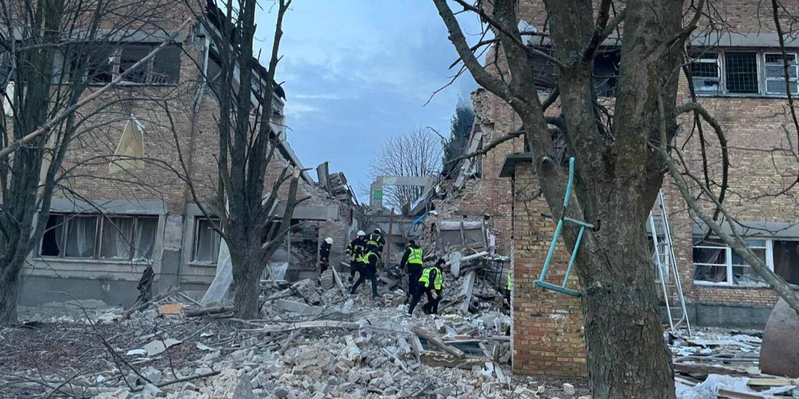 Сьогодні в Ржищеві попрощаються з працівницями місцевого ліцею, які стали жертвами ворожої атаки 