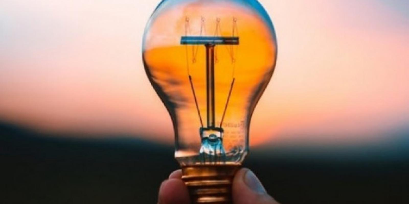 “Укренерго” запровадив відключення електроенергії у Київській області для уникнення аварій (графіки)